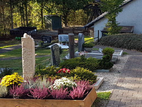 Beerdigung auf dem Friedhof in Dahlheim