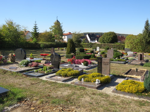 Erdbestattung auf dem Friedhof Meimbressen in Calden