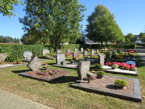 Doppelgrabstätten von Beerdigungen auf dem Friedhof Calden