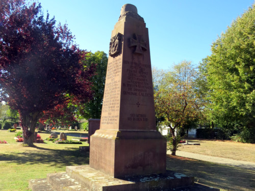 Ehrengrabstätte für die Opfer des 1. Weltkrieges auf dem Friedhof Calden