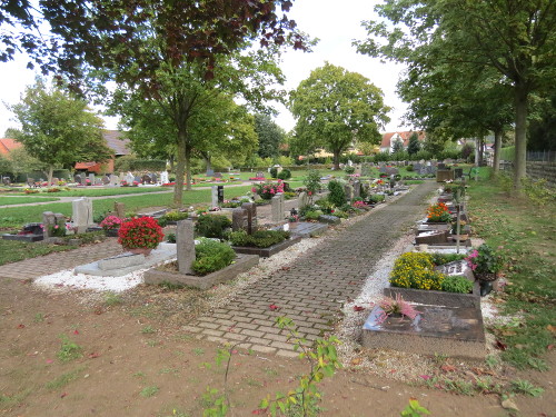 Grabstätten von Urnenbestattungen auf dem Friedhof Dörnhagen in Fuldabrück