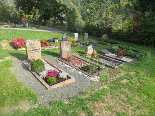 Einzelgrabstätten von Beerdigungen auf dem Friedhof Wahnhausen in Fuldatal