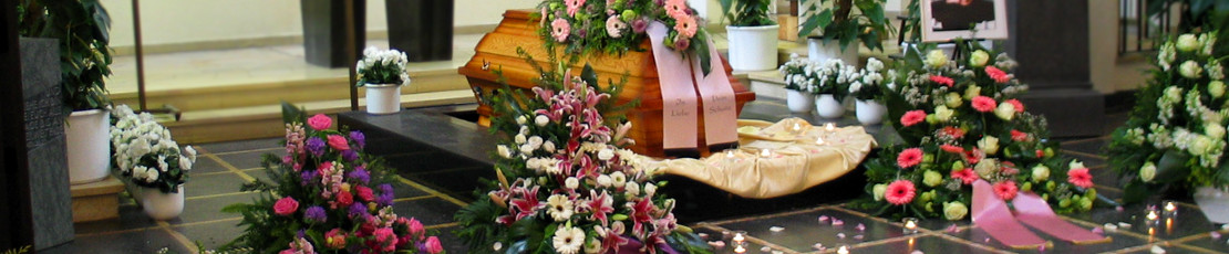 Ausrichtung und Begleitung der Trauerfeier - Holzapfel Bestattungen